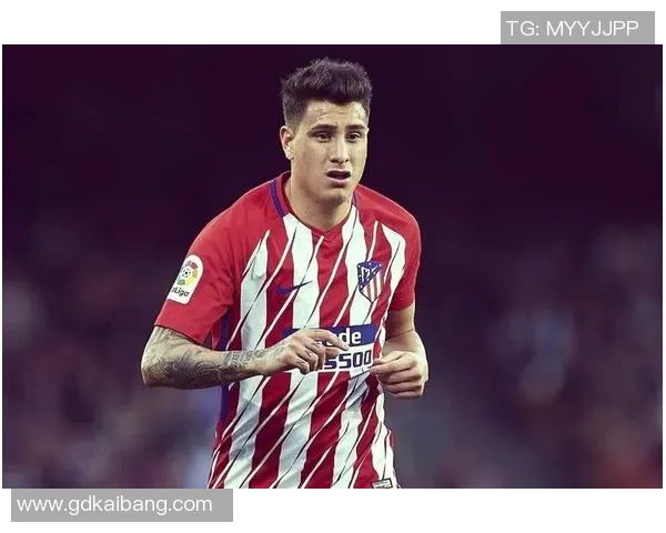 一米九高大中后卫足球球星的独特优势与战术地位解析