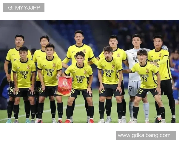 中国足球十大球星排名解析:谁是足坛的真正王者 中国足球十大球星排名解析:谁是足坛的真正王者