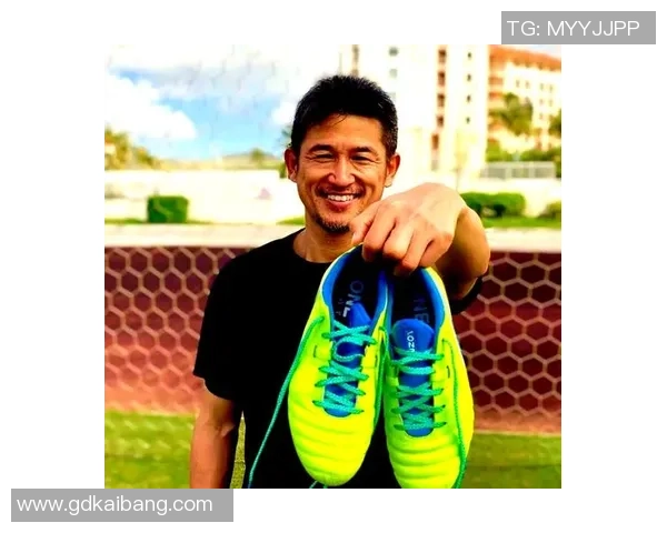 中国足球鞋品牌代言球星全解析 从球场到广告代言的明星效应