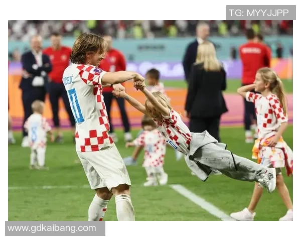 卡莫·莫德里奇领衔克罗地亚征战卡塔尔世界杯展现非凡球技与领导力 卡莫·莫德里奇领衔克罗地亚征战卡塔尔世界杯展现非凡球技与领导力