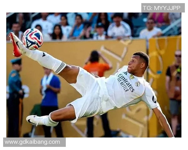 姆巴佩崛起引领新一代足球风潮成就全球足坛新传奇