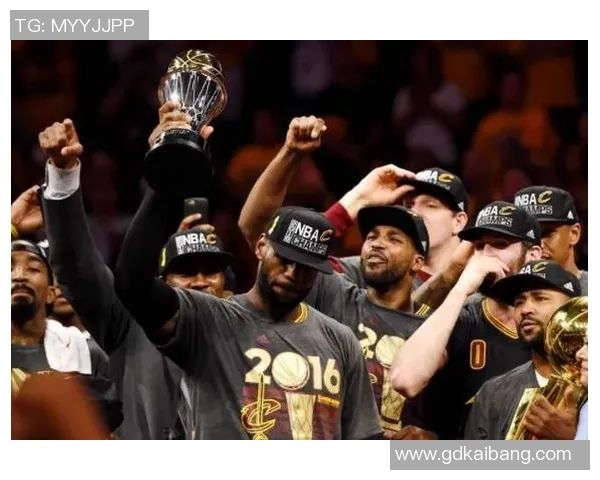 詹姆斯视角下的世界级足球球星成长故事与辉煌时刻