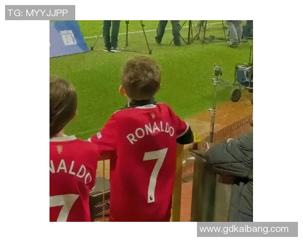 超帅球星足球头像合集 展现最具魅力的足球明星风采与活力 超帅球星足球头像合集 展现最具魅力的足球明星风采与活力